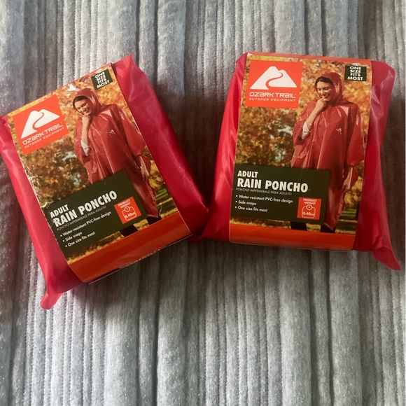 Set of 2 NEW Ozark Trail Red Adult Rain Poncho - Picture 1 of 8